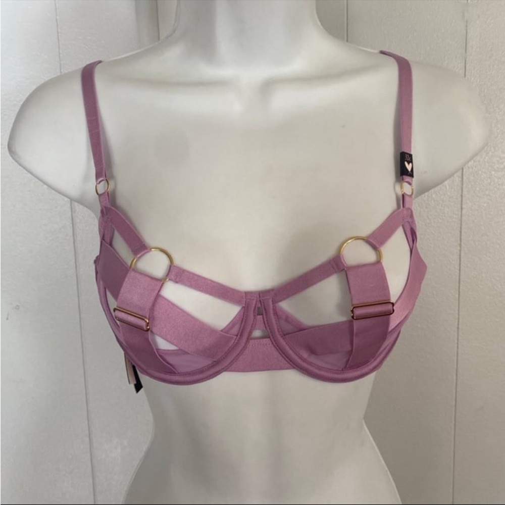 Victoria’s Secret Strappy Open Cup Demi Bra NWT size 32C - Picture 2 of 7